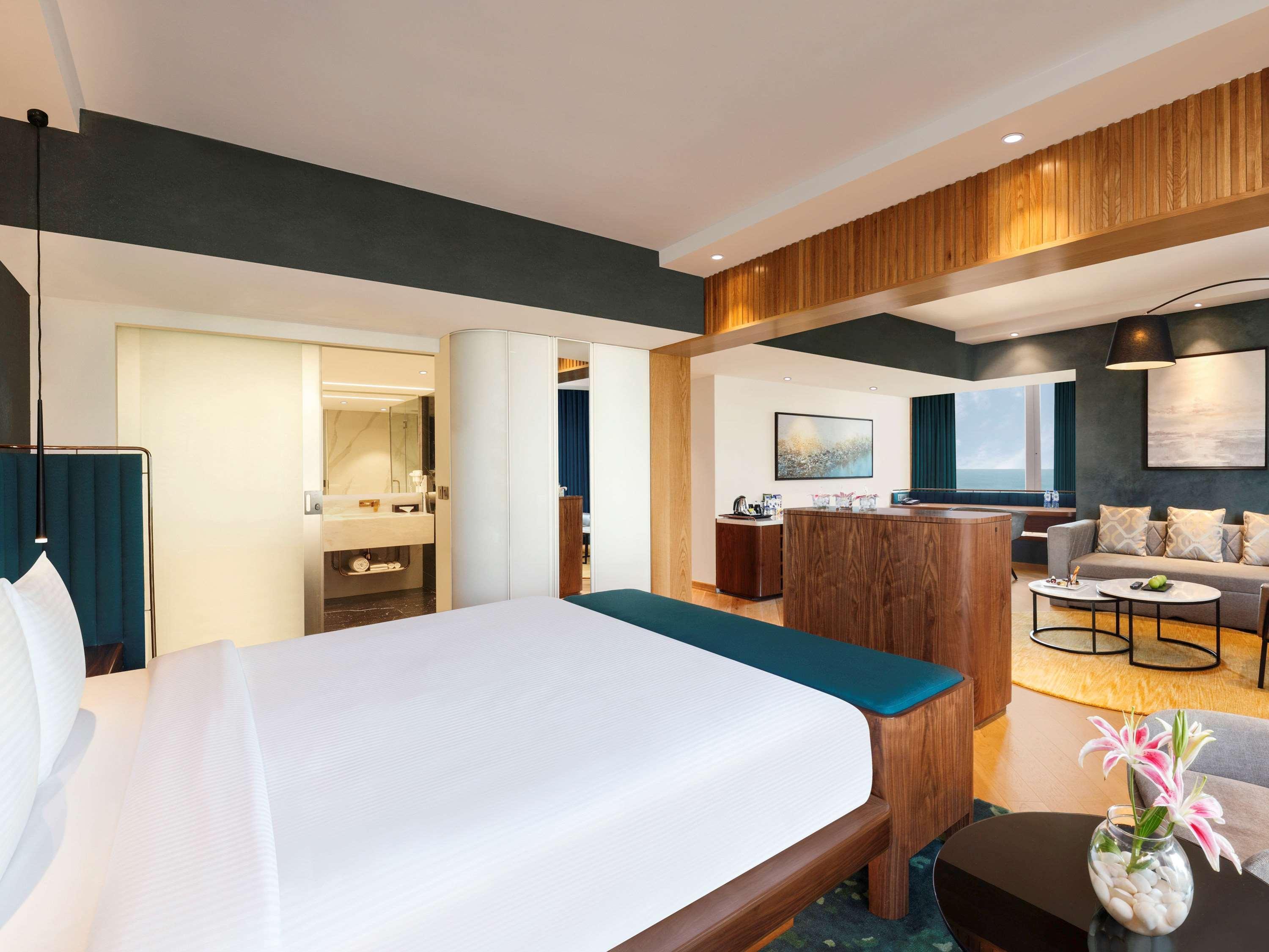 Novotel Mumbai Juhu Beach Exterior foto Suite