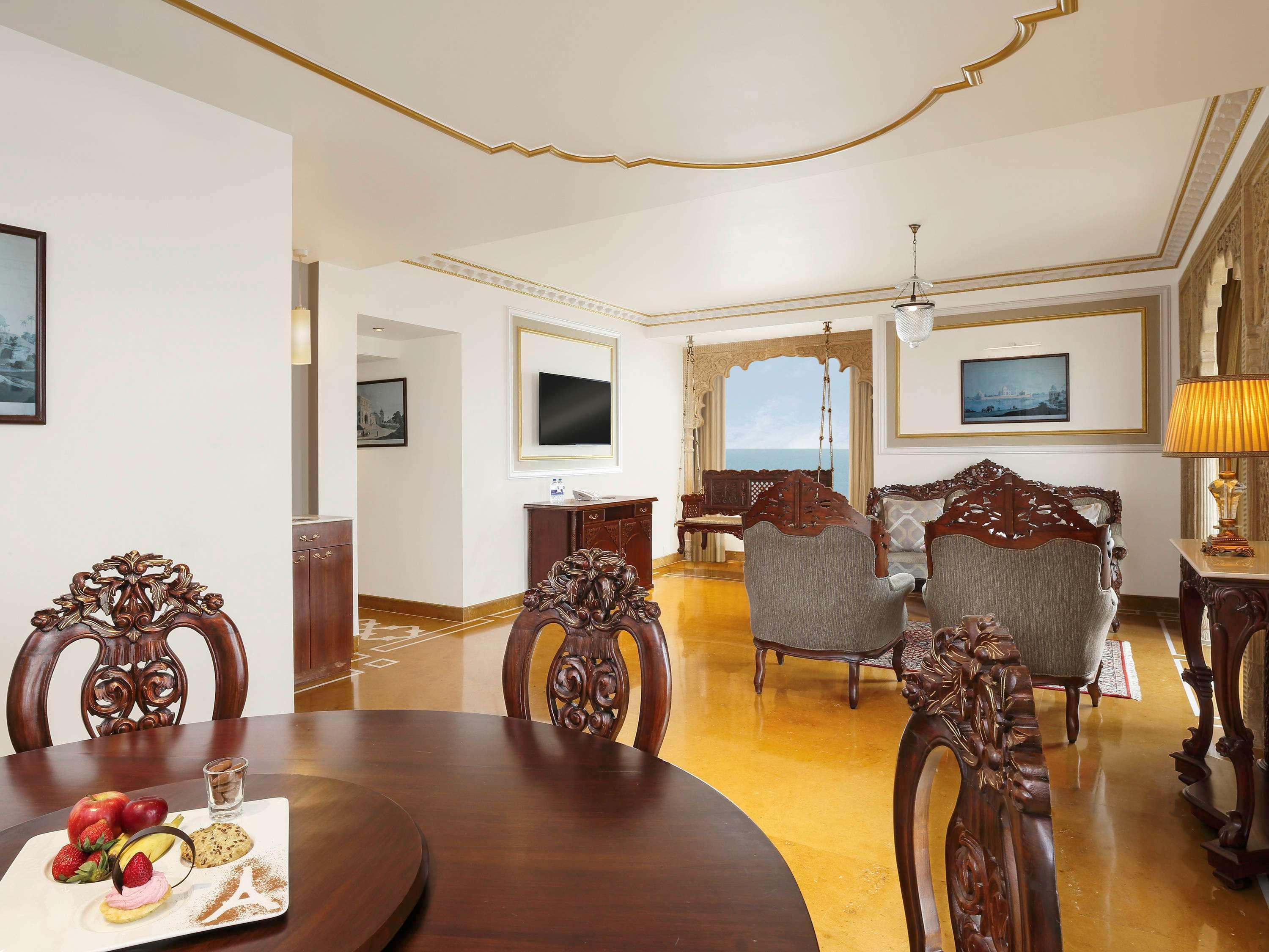 Novotel Mumbai Juhu Beach Exterior foto Suite